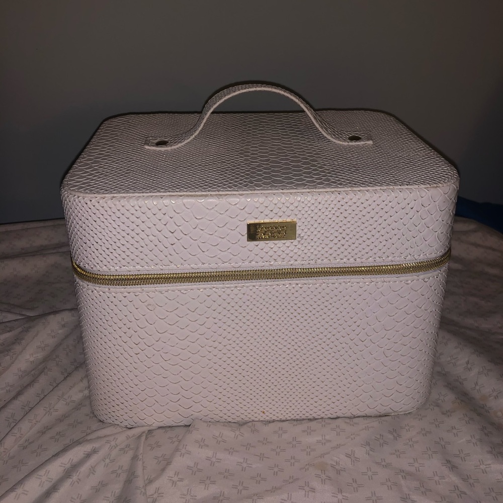 Jewlery/makeup box
